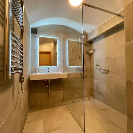Modern In Center I 3 בית הארחה