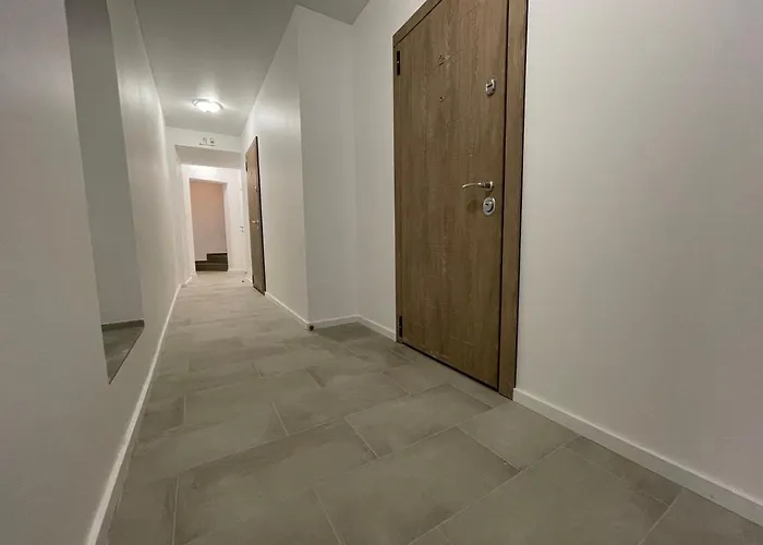 Modern In Center I 3